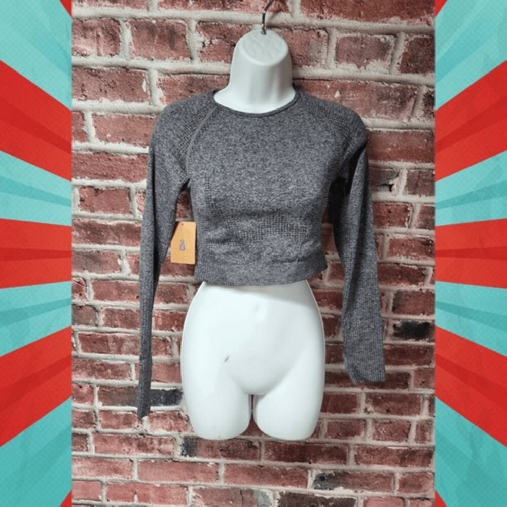 Women's MAX & ALLIE‎ Athletic Cropped Long Sleeves Top Medium